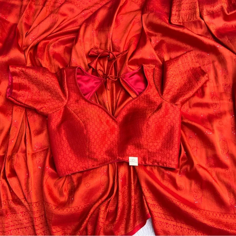 Kanjivaram Red Silk Saree with Stitched Blouse - Picture 3 of 5